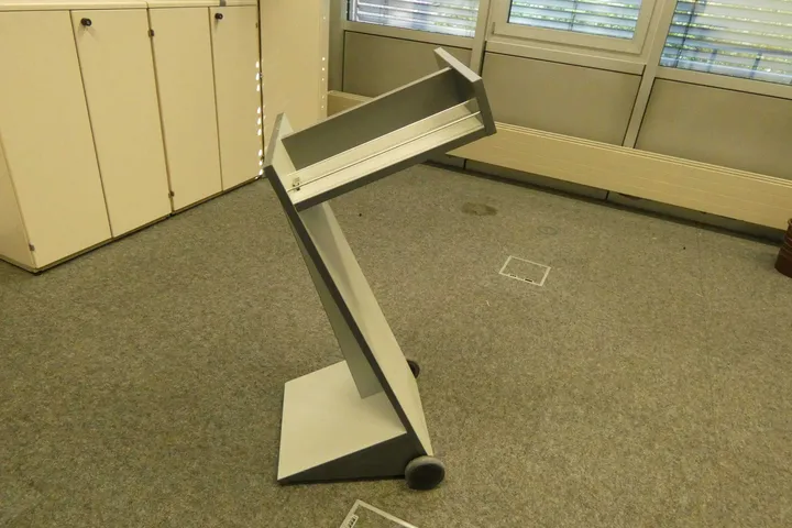 Schublade auf Rollen